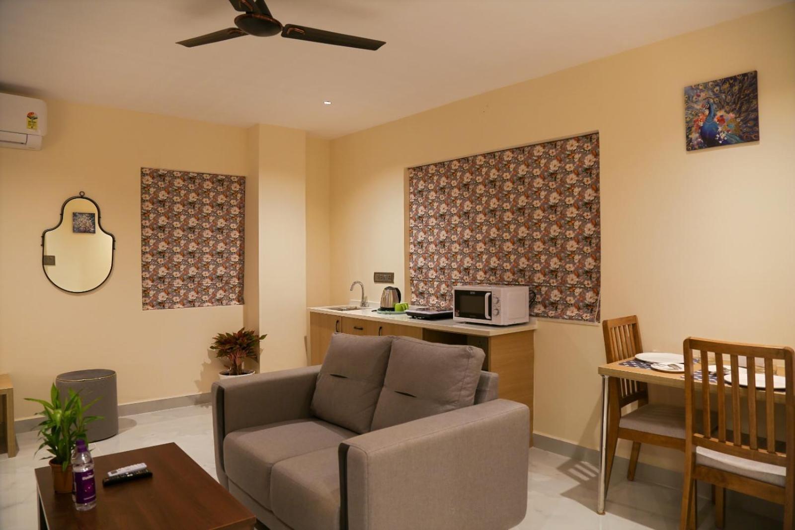 Lumis Studio Apartment Hyderabad Exterior photo
